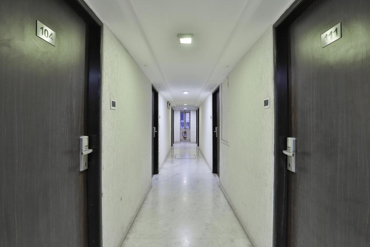 Oyo 2351 Hotel Golden Plaza Ahmedabad Exterior foto